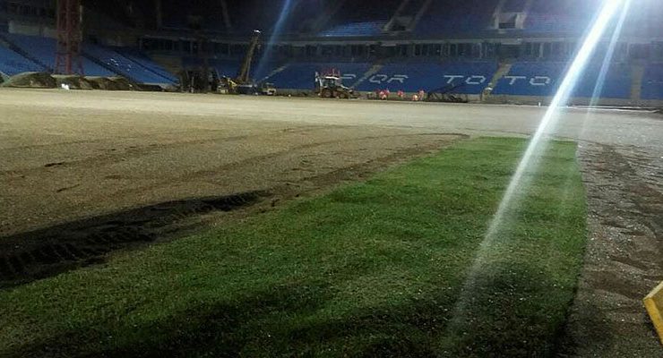 Trabzonsporlu’ya selam, Akyazı Stadı’nda çim serimine devam