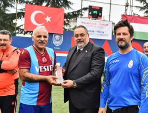 Yeşil sahada Trabzonspor, halı sahada ‘dostluk’ kazandı