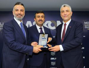 İsra Holding, yılın en başarılı holdingi seçildi